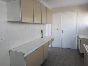 Apartamento de 03 Dorm. -  136,00m² na Vila Adyana em andar alto!