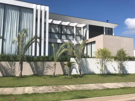 Casa em Condomínio Fechado com 04 Dorm. E 04 Suítes - 425,00m² no Residencial Alphaville II