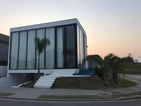 Casa em Condomínio Fechado com 04 Dorm. E 04 Suítes - 425,00m² no Residencial Alphaville II