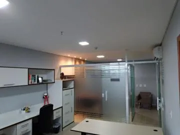 Sala comercial à venda de 44m² | 02 banheiros e 01 vaga privativa de garagem | Edifício Oswaldo Cruz - Centro | São José dos Campos |