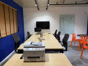 Sala comercial mobiliada à venda de 34m² | 01 banheiro e 01 vaga de garagem | Edifício Side Vale Office - Jardim Augusta | São José dos Campos