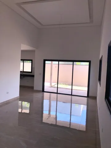 Casa em condomínio fechado para venda de 03 Dorm. e 01 Suíte - 145m² em Jacareí | Residencial Golden Park