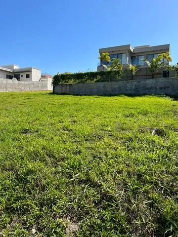 Terreno de 720,00m² em condomínio fechado no Colinas do Paratehy Norte para venda.