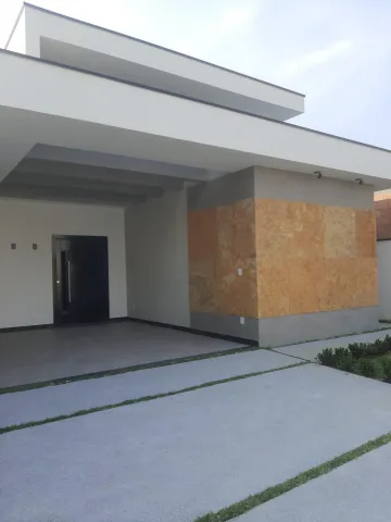 Venda - Casa Térrea no Condomínio Bela Vista - Caçapava - 3 suítes - Piscina 134m² de área construída.