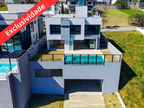 Casa à venda com 4 suítes e 550m² em condomínio no Urbanova | Jaguary |