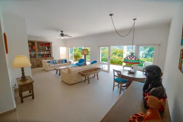 Casa à venda de 353m² | 05 dormitórios, sendo suíte e 05 vagas de garagem | Saco da Ribeira - Ubatuba |