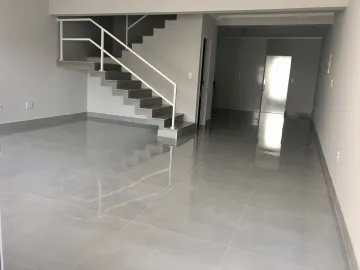 Sobrado à venda de 180m² | 03 dormitórios, sendo todos suítes e 04 vagas de garagem | Monte Castelo - São José dos Campos |