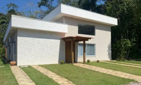 Casa alto padrão na Praia do Sapê,  Ubatuba à Venda com 205m² e 3 dorms | Condomínio Capitanias Praia da Lagoinha Beach & Field Resort |