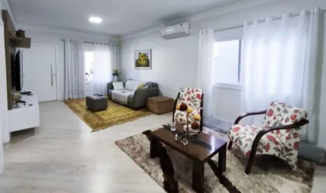 Casa à Venda de 220m² | 03 Dormitórios sendo 01 Suíte e 02 vagas de garagens |Condomínio Floradas do Paratehy - Urbanova