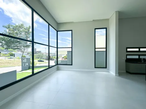 Casa térrea à venda de 235m² | 03 Dormitórios sendo 03 Suítes e 04 vagas de garagem | Condomínio Mônaco - Urbanova