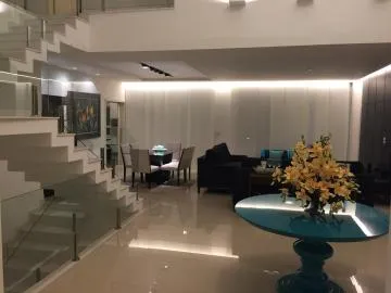 CASA EM CONDOMÍNIO À VENDA - URBANOVA - 450 M²