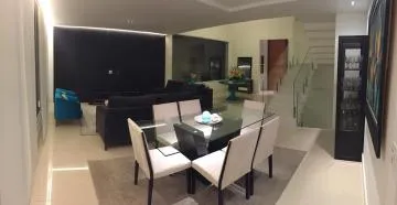 CASA EM CONDOMÍNIO À VENDA - URBANOVA - 450 M²