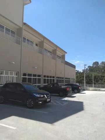 Ponto comercial de 245m² no Urbanova