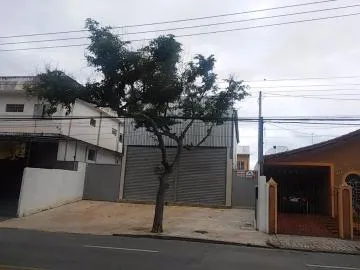 Galpão comercial à venda de 240,00m² | 02 banheiros, 01 cozinha e 10 vagas de garagem | Monte Castelo - São José dos Campos |