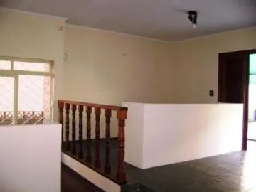 Sobrado à venda de 300m² | 04 dormitórios sendo 01 suíte e 04 vagas de garagem | Jardim Esplanada II - São José dos Campos |