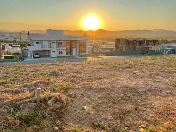 Terreno à venda de 600m² | Condomínio Colinas do Paratehy Sul - São José dos Campos |