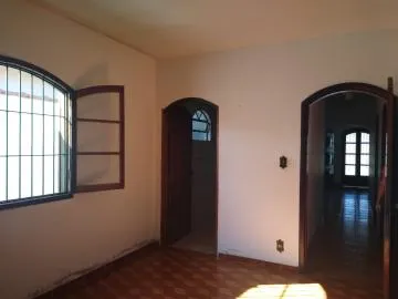 Casa à venda de 250m² de terreno | 03 dormitórios sendo 01 suíte e 04 vagas de garagem | Vila Industrial - São José dos Campos |