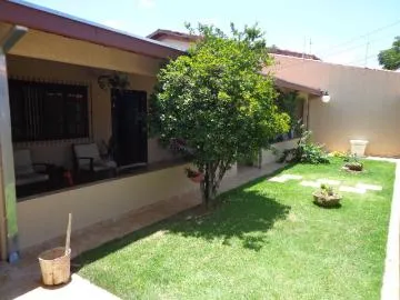 Casa / Padrão para venda no Bosque dos Eucaliptos