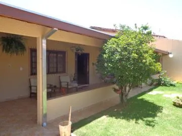 Casa / Padrão para venda no Bosque dos Eucaliptos