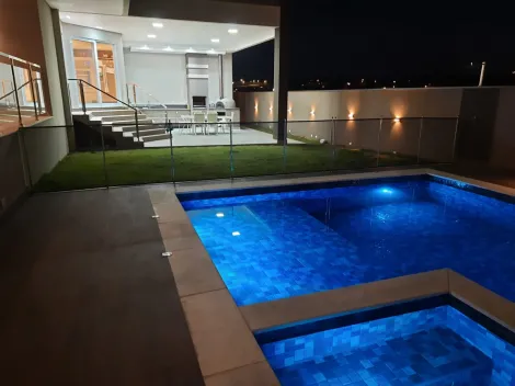 Casa em condomínio de 05 Dorm. e 05 Suítes - 567m² no Colinas Paratehy