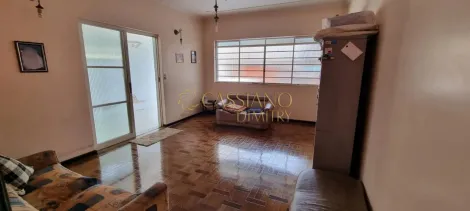 Casa à venda de 258m² | 03 dormitórios, sendo 01 suíte e 02 vagas de garagem | Vila Adyana - São José dos Campos |