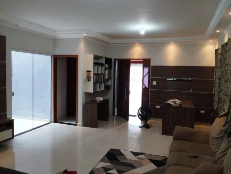 Casa térrea à venda de 170m² | 03 dormitórios, sendo 01 suíte e 04 vagas de garagem | Parque Interlagos - São José dos Campos |