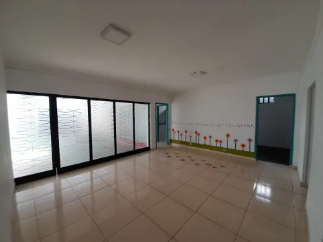 Ponto Comercial à Venda de 327m² | 06 banheiros e 04 vagas de garagens | Avenida Rio Branco -  Jardim Esplanada