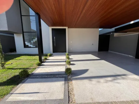 Sobrado à Venda de 230m² | 04 dormitórios sendo 01 suíte e 02 vagas de garagem | Condomínio Reserva Rudá -  Bairro Floresta