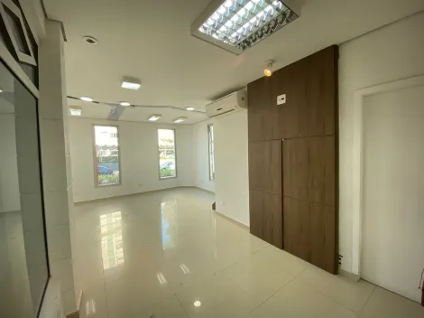 Sala comercial para Venda e Locação de 80m² | 02 banheiros e 06 vagas de garagem | Colúmbia Offices - Vila Ema