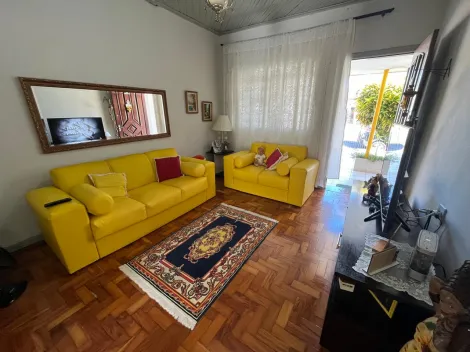 Casa à Venda de 230m² | 06 dormitórios e 08 vagas de garagem | Vila Maria - São José dos Campos