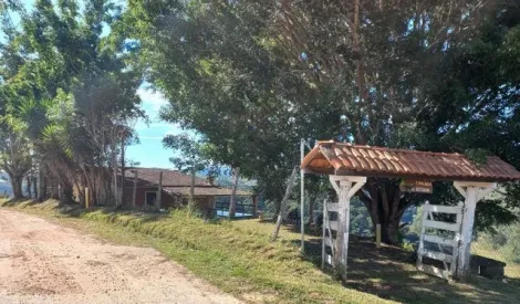 Chácara à Venda de 100m² | 03 dormitórios sendo 01 suíte e 05 vagas de garagem | Centro - Paraibuna |