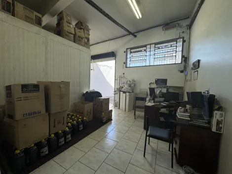 Ponto comercial para venda e locação de 70m² | 01 banheiro e 04 vagas de garagem | Centro - São José dos Campos |