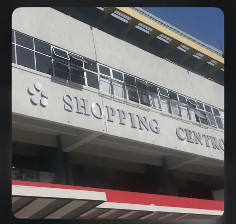 Sala comercial à venda de 78m² | 01 banheiro e 01 vaga de garagem | Edifício Shopping Centro - São José dos Campos |